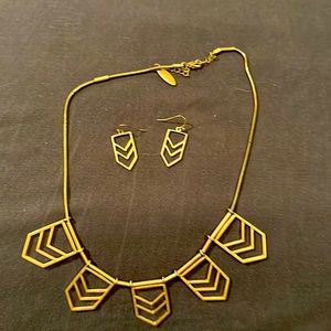 Plunder necklace and matching earrings. Gold coloring